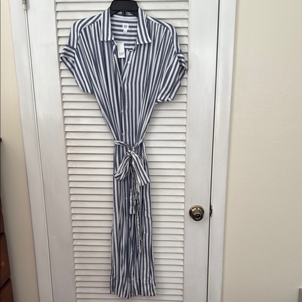 GAP NWT Shirtdress
